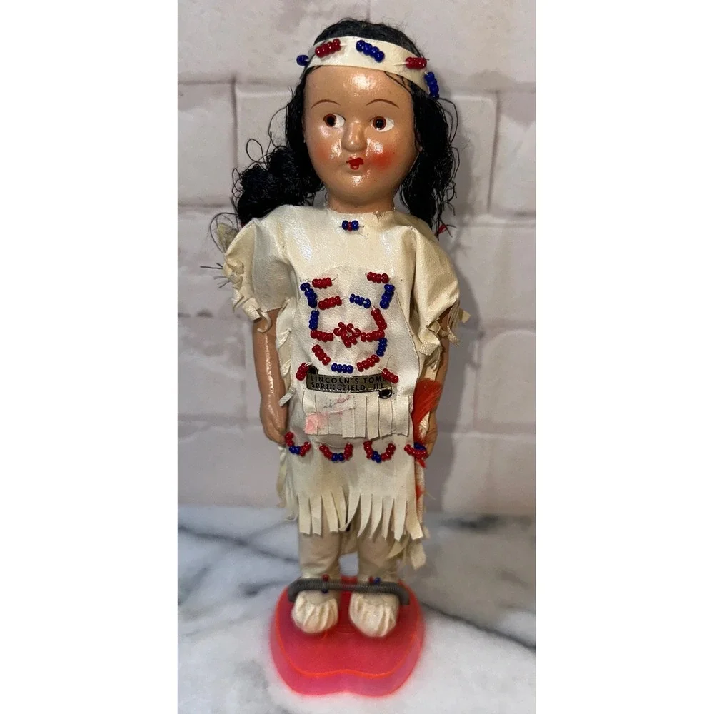 Vintage Lincolns Tomb Springfield Illinois Souvenir Doll Beaded Fringe 7 inch